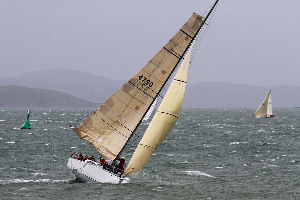 A controlled (?) gybe - RNZYS Winter Series - Final Race September 15, 2012 © Richard Gladwell www.photosport.co.nz